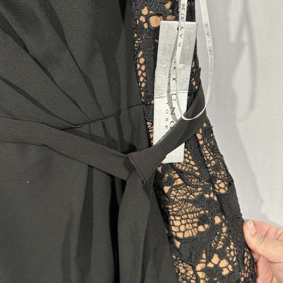 NWT $268 Kay Unger‎ [ 4 ] Belted Crepe Lace-Side Gown in Black Tan - Picture 7 of 15